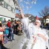 Am Faschingsdienstag sind in Friesenried wieder die Narren durch den Ort gezogen.