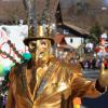 Am Faschingsdienstag sind in Friesenried wieder die Narren durch den Ort gezogen.