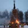 Über 1.000 Besucher sind am Sonntagabend auf den Kalvarienberg in Sonthofen gekommen, um den Fuken zu sehen.