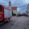 Rund 200 Menschen hatten sich versammelt um gemeinsam zum Feuerwehrhaus zu marschieren. Am Feuerwehrhaus waren dann nochmals etwa 300 Schaulustige Menschen eingetroffen. Das lag wahrscheinlich am Nachholbedarf der Coronajahre. Um 18:15 Uhr wurde der Funken entzündet und brannte sofort lichterloh. Unter begeisterten Rufen genossen die Meschen das Schauspiel. Mitunter knallten Böller und Leuchtraketen flogen über das Funkenfeuer.