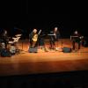 Unter dem Namen "Camerata Bavarese" musizierten im Stadtsaal Kaufbeuren Sigi Schwab an der Gitarre und Klaus Hampl an der Klarinette. Das Jazz-Quartett ergänzten kongenial Magnus Dauner (Perkussion) und Heiko Jung (Bass). In 90 Minuten entführten die Klangkünstler 200 aufmerksame Zuhörer in die barocke Klassik, aber auch in den indischen und afroamerikanischen Kulturkreis.