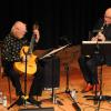 Unter dem Namen "Camerata Bavarese" musizierten im Stadtsaal Kaufbeuren Sigi Schwab an der Gitarre und Klaus Hampl an der Klarinette. Das Jazz-Quartett ergänzten kongenial Magnus Dauner (Perkussion) und Heiko Jung (Bass). In 90 Minuten entführten die Klangkünstler 200 aufmerksame Zuhörer in die barocke Klassik, aber auch in den indischen und afroamerikanischen Kulturkreis.
