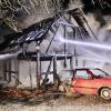 In Lindau ist in der Nacht zum Montag eine Scheune in Flammen aufgegangen. Bis auf einen Feuerwehrmann, der sich leichte Brandblasen zuzog, gab es keine Verletzten. Der Sachschaden ist jedoch recht hoch.
 
Fotos: Davor Knappmeyer
