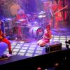 Vergangenen Freitag (24.03.2023) war die hessische Alternative-Rock-Band "April Art" im Kaminwerk Memmingen als Support von John Diva. Gegründet wurde die Band 2014 und schon 2 Jahre später wurde "April Art" mit dem Deutschen Rock Preis 2016 ausgezeichnet. Auf das Debütalbum "Rise & Fall" musste man sich bis 2019 gedulden. Wer sie Live sehen möchte, hat am 4.11. im ABDERA Biberach die Möglichkeit.
Fotos: Daniel Tretter