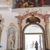 In Ottobeuren ist das Klostermuseum der Benediktinerabtei nach langer Renovierung am Samstag wieder eröffnet worden. Zahlreiche Besucher besichtigten am Tag der offenen Tür das neue Klostermuseum. 
 
Bilder: Fritz Pavlon