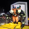 Gleich drei Szenarien hatte die Feuerwehr Oberstdorf am Montagabend gleichzeitig zu bekämpfen. Bei einer Großübung mit über 100 Kräften der Feuerwehr Oberstdorf, Rettenberg und Sonthofen zusammen sorgten die ehrenamtlichen Einsatzkräfte für viel Aufsehen in der Oberstdorfer Marktgemeinde.
 
Bilder: Benjamin Liss