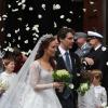 Sie haben Ja gesagt: Ludwig Prinz von Bayern (40) und seine Sophie-Alexandra Evekink (33) haben geheiratet - mit jeder Menge Ehrengästen aus Adel, Politik und Gesellschaft. Kein Wunder, ist der Bräutigam doch Ururenkel des letzten bayerischen Königs Ludwig III. Seine Braut stammt aus einer niederländisch-kanadischen Familie. Nach dem Hochzeitsgottesdienst zog das Paar zu den Klängen des Bayernliedes und unter dem Beifall zahlreicher Schaulustiger aus der Theatinerkirche aus, wo der Münchner Erzbischof und Kardinal Reinhard Marx den beiden das Sakrament der Ehe gespendet hatte. Hier die schönsten Bilder der Märchenhochzeit. 