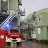 Zu einer Großübung mit über 60 Einsatzkräften, rückte am Dienstagabend die Feuerwehr Immenstadt und Eckarts. In der Asphaltmischanlage bei Seifen, war es zu einer angenommenen Explosion im Mischturm gekommen.
 
Fotos: Benjamin Liss