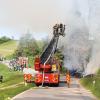 Ein Feuer ist am Sonntagnachmittag auf einem Lagerplatz des Bauhofs Dösingen zwischen Willofs und Beschauen ausgebrochen. Ein Salzlager stand bereits wenige Minuten, nachdem der Brand entdeckt worden war, komplett in Flammen.