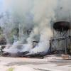 Ein Feuer ist am Sonntagnachmittag auf einem Lagerplatz des Bauhofs Dösingen zwischen Willofs und Beschauen ausgebrochen. Ein Salzlager stand bereits wenige Minuten, nachdem der Brand entdeckt worden war, komplett in Flammen.