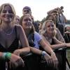 Explosive Stimmung beim ersten Heroes Festival im Allgäu! Zwischen knisternden Regenponchos und Moshpits feiern tausende junge Menschen zu Deutsch-Rap-Beats von 01099, Montez und Apache 207. Die Highlights von Freitagabend seht ihr hier in Bildern.
Ihr wart am Samstag da? Kein Ding! Auch von Luciano, Haftbefehl und Co. haben wir Bilder.
Hinweis in eigener Sache: Das Management von Apache 207 hat darauf bestanden, dass wir unsere Bilder des Konzertes vorab vorlegen und erst nach einer Freigabe am Montag veröffentlichen dürfen. Dies ist für uns nicht akzeptabel.