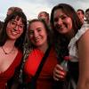 Explosive Stimmung beim ersten Heroes Festival im Allgäu! Zwischen knisternden Regenponchos und Moshpits feiern tausende junge Menschen zu Deutsch-Rap-Beats von 01099, Montez und Apache 207. Die Highlights von Freitagabend seht ihr hier in Bildern.
Ihr wart am Samstag da? Kein Ding! Auch von Luciano, Haftbefehl und Co. haben wir Bilder.
Hinweis in eigener Sache: Das Management von Apache 207 hat darauf bestanden, dass wir unsere Bilder des Konzertes vorab vorlegen und erst nach einer Freigabe am Montag veröffentlichen dürfen. Dies ist für uns nicht akzeptabel.