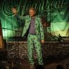 Das "Irish Heartbeat"-Festival hat am Montag ein Stück irischer Kultur in die Kultbox nach Kempten gebracht. Rund um den St. Patrick´s Day, den irischen Nationalfeiertag, feiert die Tour die irische Musikszene. In diesem Jahr lag die Betonung beim kleinen Festival auf der traditionellen Folkmusik. Leise zogen die beiden jungen Künstlerinnen Éadaoin Ní Mhaicín (Fiddle und Harfe) und Emily Jean Fleck (E-Piano) die 350 Fans hinein in die irische Musikwelt. Ihnen folgte die ältere Generation, ein Trio um die 77-Jährige Geraldine MacGowan und der turbulente Auftritt der „Armagh Rhymers“, die das irische Maskenspiel am Leben erhalten. Nächstes Jahr soll die Veranstaltungsreihe nicht mehr in der Kultbox stattfinden.