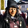 Zum 40-jährigen Gründungs-Jubiläum der Narrenzunft "Daaschora Weibla Tannheim" hat am Wochenende in Tannheim ein Faschingsumzug stattgefunden. Die rund 4.000 Hästräger aus insgesamt 50 Gruppen wurden von tausenden Zuschauern stürmisch gefeiert.