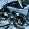 Bei Kißlegg ist es am Freitagnachmittag zu einem heftigen Zusammenstoß zwischen zwei Autos gekommen. Ein junger Autofahrer war kurz nach Wallmusried in einem Waldstück ins Schleudern geraten. Ein entgegenkommender 54-jähriger Autofahrer konnte nicht mehr rechtzeitig ausweichen und krachte mit dem 19-Jährigen zusammen. Der junge Autofahrer erlitt dabei schwere Verletzungen, er musste von der Feuerwehr aus dem Wagen befreit werden.