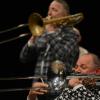 Die eher unkonventionelle Blasmusik-Kapelle "Mnozil Brass" aus Wien hat in der BigBox Allgäu begeistert. Die Musiker, die vor rund 30 Jahren im Restaurant Mnozil's zusammen fanden, servierten sowohl Rock-Nummern als auch traditionell feines Blech und reicherten das bunte Gericht mit allerlei schräger Komik an. Zuvor musizierten die sieben Allgäuer Blechmusikanten von "Verstehen Sie Brass?" im Foyer der Veranstaltungshalle.
 