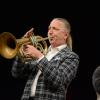 Die eher unkonventionelle Blasmusik-Kapelle "Mnozil Brass" aus Wien hat in der BigBox Allgäu begeistert. Die Musiker, die vor rund 30 Jahren im Restaurant Mnozil's zusammen fanden, servierten sowohl Rock-Nummern als auch traditionell feines Blech und reicherten das bunte Gericht mit allerlei schräger Komik an. Zuvor musizierten die sieben Allgäuer Blechmusikanten von "Verstehen Sie Brass?" im Foyer der Veranstaltungshalle.
 