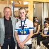 Am Mittwoch, den 5. Juni 2024 wurde der Junioren Europameister im Einzel Kunstradfahren Linus Weber SV Kirchdorf, mit den Trainern Stefan Raaf und Viktor Volk, Junior Maximilian Keller, 2er Juniorinnen Pia Schlichting und Jana Wager in der Turn- und Festhalle Kirchdorf von Kirchdorfs Bürgermeister Rainer Langenbacher sowie Freunden, Bekannten, Sponsoren und Sportlern empfangen. Auch der jüngste Nachwuchs im Kunstrad Team des SV Kirchdorf wurde bei der Vorstellung nicht vergessen.
Der Bürgermeister Langenbacher überreichte auch Geschenke an die Sportler. Junior Europameister Linus Weber bedankte sich bei den Trainern und Verantwortlichen im Verein und überreichte kleine Geschenke auch an die Mitstreiter im SV Kirchdorf Kunstrad Team. Musikalisch wurde die Veranstaltung von der Kirchdorfer Musikkapelle begleitet. Zum Abschluss wurden die Sportler und Gäste noch zu einem von der Gemeinde gesponserten Imbiss und Getränken vom Sportverein eingeladen.