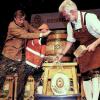 "Primatentheater" und Hackschnitzel-Tanz