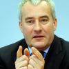 Kultusminister spricht in Bad Wörishofen mit Schülern, Lehrern sowie Eltern und erntet Kritik