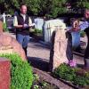 Auf dem Immenstädter Friedhof wird einmal im Jahr geprüft, ob die Grabmale noch fest im Boden verankert sind
