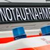 In Dietmannsried ist ein Mann verletzt worden, als er seine brennende Jacke löschen wollte. Der Verletzte wurde in eine Spezialklinik gebracht. (Symbolbild)