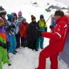 Kleinwalsertaler Mittelschüler lernen Theorie und Praxis der Alpinrettung