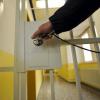 Mann wandert vom Arbeitsplatz direkt ins Gefängnis