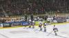 Vor 1.535 Zuschauern fand am Sonntagabend in der Memminger Eissporthalle die DEB Oberliga Partie zwischen dem ECDC Memmingen Indians und dem Deggendorfer SC statt. Die Gäste gewannen mit 2:3 Toren.
Paukenschlag in der ersten Minute
Das Spiel begann bereits in der ersten Minute mit einem Paukenschlag. Dominik Meisinger erzielte die 1:0 Führung und nur vier Minuten später erhöhte Matej Pekr auf 2:0 . Doch die Gäste schafften bis zum ersten Drittelende noch den Ausgleich zum 2:2.
Knapper Sieg
Im zweiten Abschnitt gelang Marcel Pfänder von den Gästen mit seinem zweiten Tor bereits der Siegtreffer zum 2:3 für die Deggendorfer in der 29. Minute. Die Memminger mühten sich in der Folgezeit vergebens noch den Ausgleich zu erzielen denn die Gäste hatten mit Timo Pielmeier einen ausgezeichneten Goalie im Tor der einfach jeden Puck, der auf sein Tor zukam, hielt.