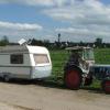 Alfred Weber aus Oberkammlach ist mit seinem Eicher-Traktor auf großer Tour
