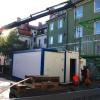 Es hagelt Kritik an der Bezirksregierung: Warum Container vor der Unterkunft in Kempten?
