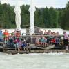 AZ-Ferienprogramm in Lechbruck: Spaß auf dem Floß trotz Regendusche
