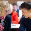 Thüringens BSW-Chefin Katja Wolf und Parteigründerin Sahra Wagenknecht zeigten sich nach einem Streit im Zuge der Koalitionsverhandlungen nun bei einem Landesparteitag versöhnlich.