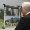 Peter Ramsauer spricht sich bei Besuch der Wertachtalbrücke für eine Maut aus