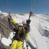 Gelähmter Luis Hundhammer (16) fliegt mit dem Gleitschirm übers Nebelhorn