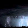 Der Deutsche Wetterdienst erwartet auch am Dienstagabend Gewitter im Allgäu. Lokal kann Starkregen und Hagel bis 3 Zentimeter auftreten. (Symbolbild)