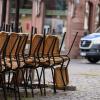 Unbekannte randalierten in der Nacht auf Dienstag in einem Café in Oberstdorf. Die Polizei hat die Ermittlungen aufgenommen und sucht Zeugen. (Symbolbild)