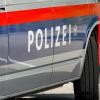 Wegen gesundheitlicher Probleme verlor eine Autofahrerin in Schruns während der Fahrt das Bewusstsein. Trotz schneller Hilfe starb sie noch an der Unfallstelle. (Symbolfoto)