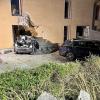 Ein schlimmer Unfall passierte am Mittwoch in Märstetten in der Schweiz. Ein Auto krachte frontal gegen eine Hauswand. Der Fahrer starb.