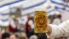 Das Oktoberfest 2024 in München startet bald. Bei Tisch-Reservierungen im Bierzelt ist jedoch Vorsicht geboten. (Symbolbild)