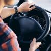Im oberbayerischen Warngau soll ein Autofahrer einen Fußgänger gezielt ins Visier genommen haben. Der Mann wurde schwer, aber nicht lebensbedrohlich verletzt. (Symbolfoto)