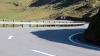 Am Sonntag hat sich ein schwerer Autounfall in Tirol ereignet. Zwei Männer kamen in der Kurve von der Fahrbahn ab und stürzten mit einem Auto 40 Meter in die Tiefe. (Symbolbild)