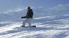 Ein Snowboarder wird von der Polizei gesucht, nachdem er in St. Sigmund im Sellrain mit einer Spaziergängerin zusammengestoßen ist. (Symbolbild)