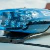 In Ramerberg im Landkreis Rosenheim ist ein Autofahrer bei einem Unfall am Donnerstagvormittag tödlich verletzt worden. Der 62-Jährige war frontal mit einem Lkw kollidiert. (Symbolbild)