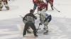 Spitzenspiel in der Eishockey Oberliga Süd: Am Freitag traf der ECDC Memmingen im Heimspiel auf die Heilbronner Falken. Über 2.700 Zuschauer sahen dabei in der Eissporthalle am Hühnerberg einen knappen und verdienten 7:6-Sieg der Gastgeber.
 
Die Torschützen:

1:0, Dominik Meisinger in der 10. Minute
1:1 Linus Wernerson Libäck in der 12. Minute
1:2 Jan Pavlu in der 15. Minute
2:2 Tobias Meier in der 21. Spielminute
3:2 Sofiene Bräuner in der 25. Spielminute
3:3 Pontus Wernerson Libäck in MInute 28.
4:3 Marcus Marsall in der 28. Minute.
4:4 Thomas Supis in der 39. Spielminute
4:5 Frederik Cabana in der 39. Minute
5:5 Tobias Meier in der 42. Minute
6:5 Denis Fominych in der 42. Minute
7:5 Denis Fominych in der 51. Minute
7:6 Oula Uski in Minute 55.

 