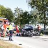 Bei Krumbach hat sich am Donnerstag ein tödlicher Unfall ereignet. Ein Auto stieß gegen einen Lkw. Der Autofahrer kam ums Leben. Der Lkw-Fahrer wurde schwer verletzt.