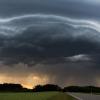Nach einem sonnigen Auftakt wird es etwas ungemütlich im Allgäu. Der DWD meldet teils kräftige Unwetter mit Starkregen und Hagelschauern. (Symbolbild)