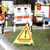 Auf der A96 sind am Sonntag mehrere Menschen bei Auffahrunfällen verletzt worden. In einem Fall wurde ein Motorradfahrer schwer verletzt, als er einer abbremsenden Autofahrerin aufgefahren war. (Symbolbild)