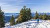 Bei frühlingshaften Temperaturen im Tal sollten Wanderer nicht vergessen, dass im Gebirge oft noch Schnee liegt. (Symbolfoto)