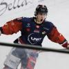 Der ESC Kempten hat sein Heimspiel in der Meisterrunde A der Bayernliga gegen den TEV Miesbach mit 7:6 gewonnen. Den Sharks gelang es trotz 0:4 Rückstands das Spiel zu drehen und besiegte die favorisierte Mannschaft nach der Overtime. 
 
Fotos: Dirk Klos